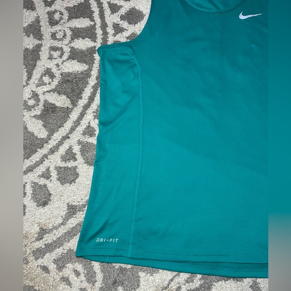 Nike Dry Fit T-Shirt Women Green Medium Short Sleeve Used Reflective Logo - Picture 5 of 10